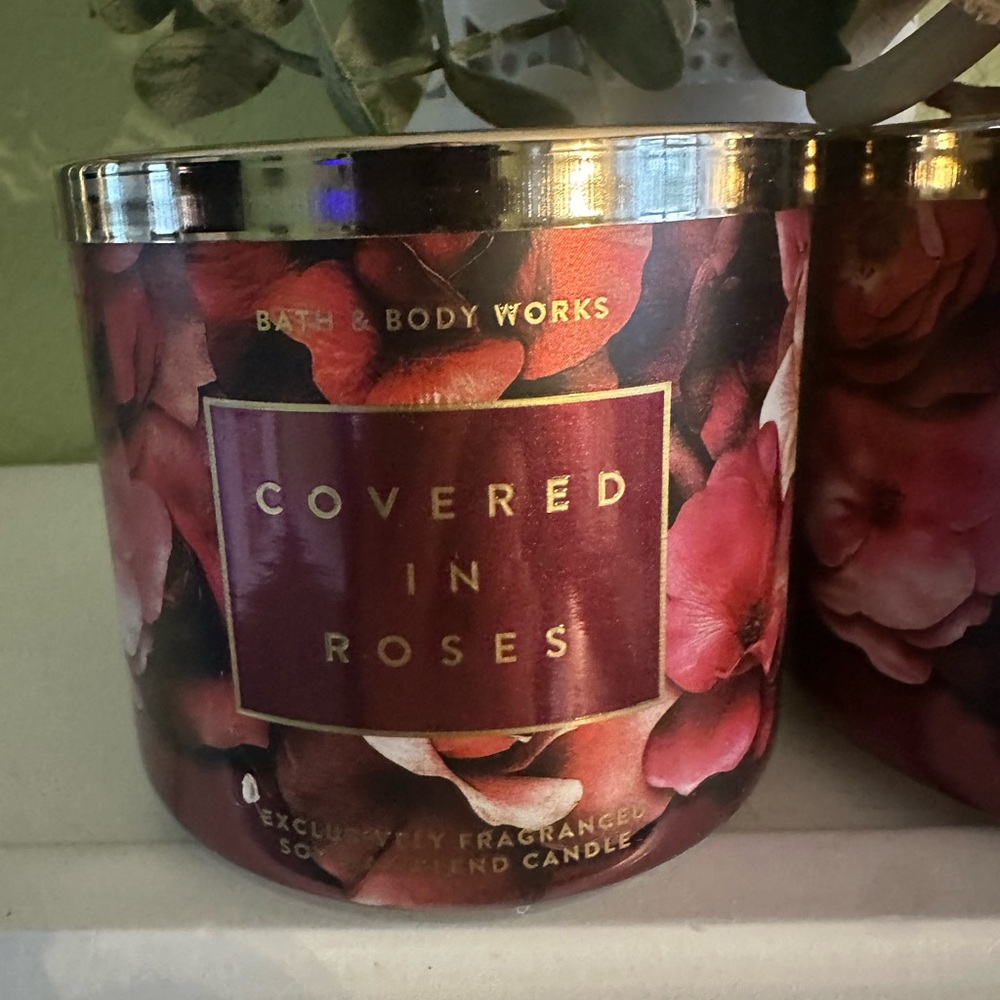 Bath & Body Works Covered in Roses Candles- Red and Pink - Picture 2 of 5